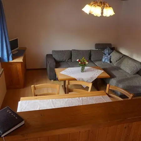 Im Haus Maria *